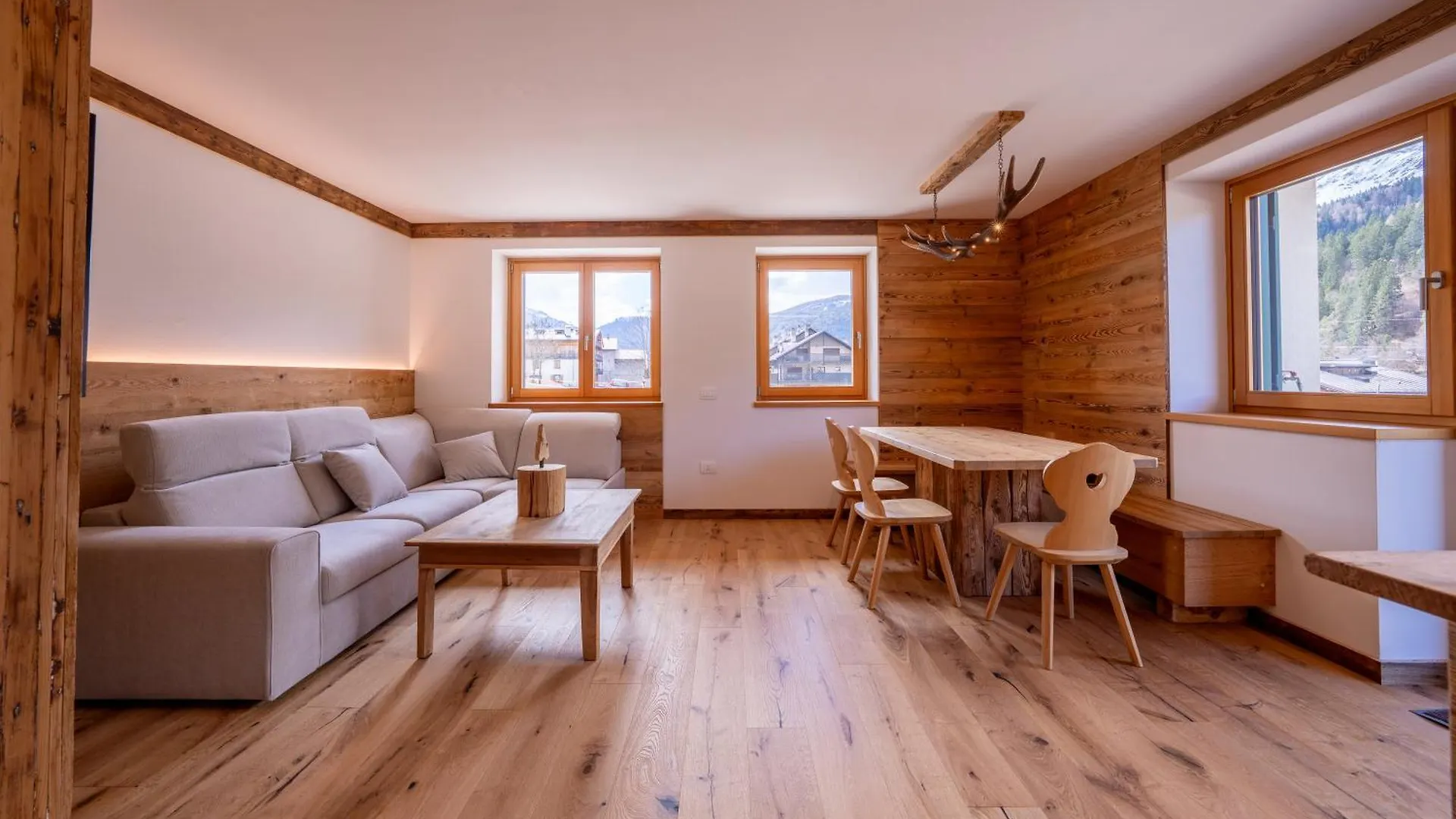 Arga' New Alpine Design Apartment Central & Scenic Views San Vito di Cadore
